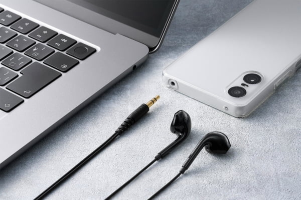 ��3.5mm�~�j�W���b�N�ŊȒP�ڑ�