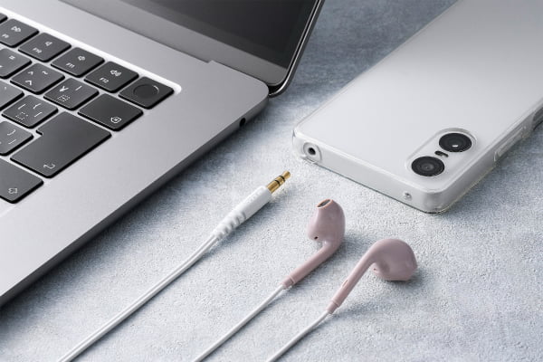 ��3.5mm�~�j�W���b�N�ŊȒP�ڑ�