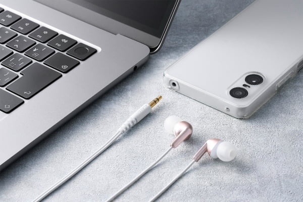 ��3.5mm�~�j�W���b�N�ŊȒP�ڑ�