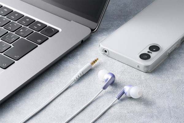 ��3.5mm�~�j�W���b�N�ŊȒP�ڑ�