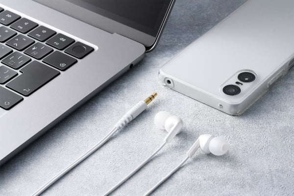 ��3.5mm�~�j�W���b�N�ŊȒP�ڑ�
