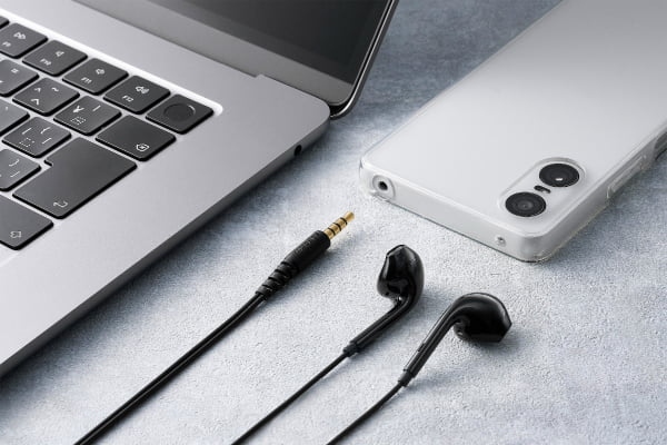��3.5mm�~�j�W���b�N�ŊȒP�ڑ�