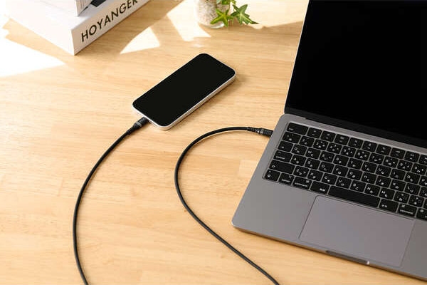 �ő�480Mbps�̃f�[�^�]���ɑΉ�