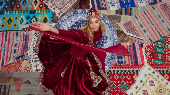 �v���t�F�b�V���i���J���[