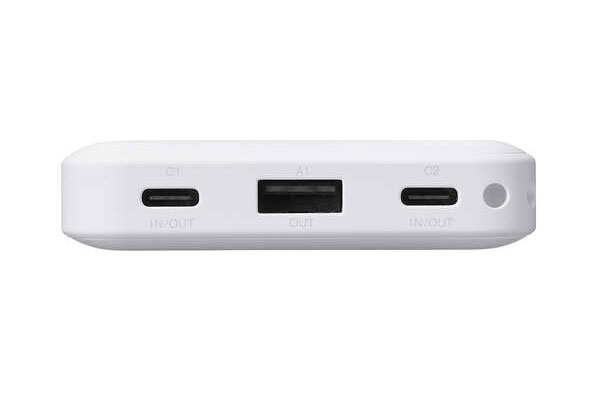 USB Type-C�|�[�g&times;2�AUSB-A�|�[�g&times;1�𓋍�