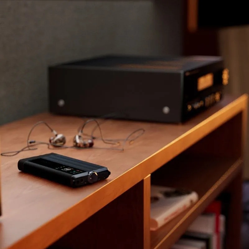aptX Lossless�^LDAC�Ή���Bluetooth 5.4�ŁA���C�����X�ł����X���X�Đ�