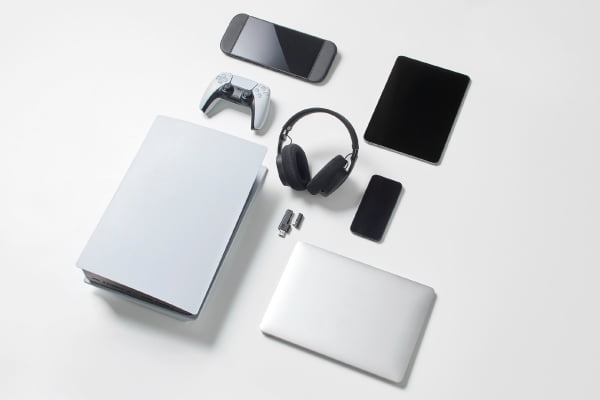 2.4GHz��Bluetooth&reg;2�̐ڑ��ɑΉ�
