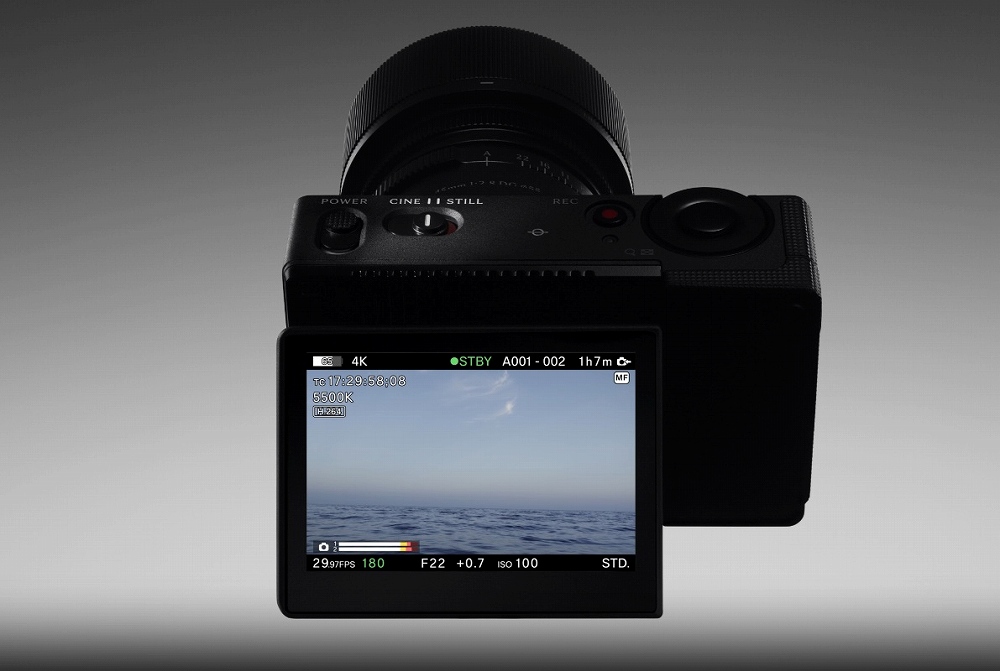 �y�V�O�} Sigma FP2 �t���T�C�Y�~���[���X�J�����z�X�C�b�`�ЂƂŖ{�i�V�l�}�J������