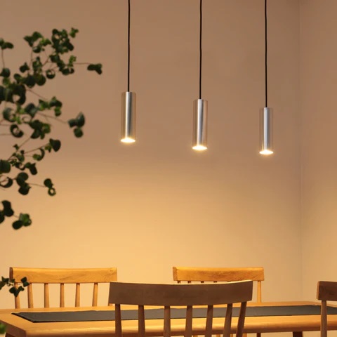 �g���݂̂��閾����ŗD�����Ƃ炷