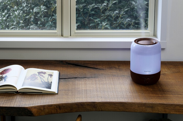 �����������[�f�B�\�ɉ��o����LED���C�g