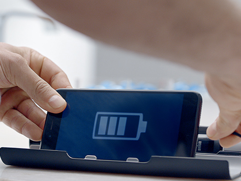 �C�O�d���Ή��i100V~240V)&�X�}�[�g�t�H�������[�d���\