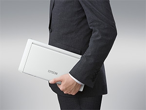 �ǂ��ւł����N�Ɏ���������A�R���p�N�g�ȃ{�f�B�[