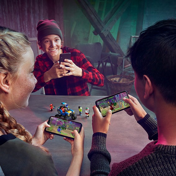 �f�W�^�����[���h�ŗF�����ƗV�ڂ��I