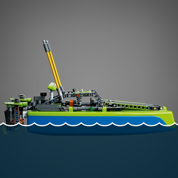 ���[�X�p���[�{�[�g�ŏo�q�I