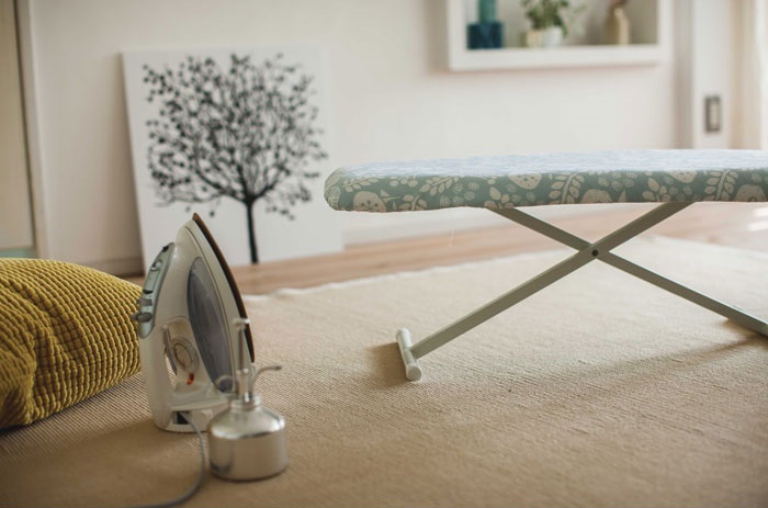 3957 �k������炵�̒�ԁ@�����v���X(Nordic Style Ironing Board Solution Press) �u���[