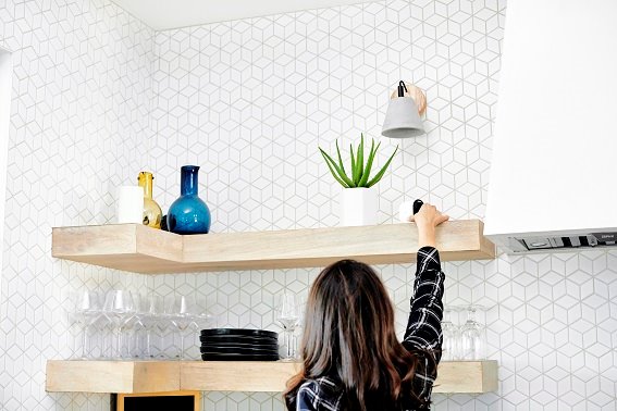 ��Ԃ��炸�̊ȒP�ݒu�J�����͏[�d���̊��S���C�����X�Ȃ̂Ŕz���H���͕s�v�ł��B