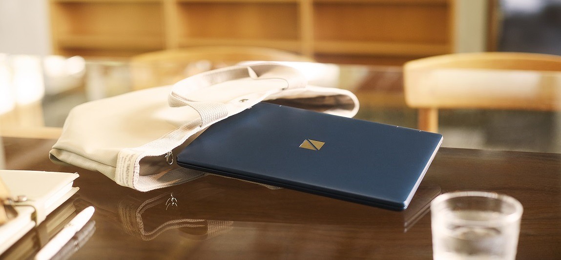 �����̃J�o���ɓ���ċC�y�Ɏ����o����B�R���p�N�g���o�C��PC