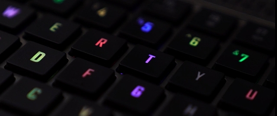  ���J���t���ȃL�[�{�[�h�ŃJ�b�R�悭���C�g�A�b�v