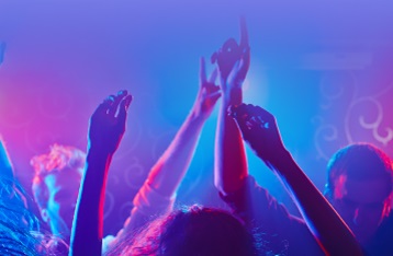 ���y�Ɠ���