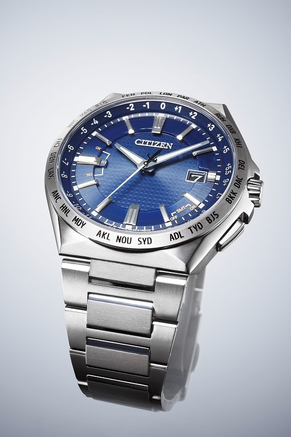 ���͋����A�N�e�B�u�Ȉ�ۂ̃t�F�C�X�f�U�C���ƃG�b�W�̌������t���t���[�̃P�[�X���C��