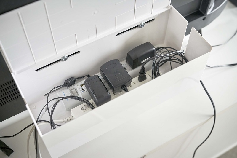 �X�}�[�g�@�e���r���P�[�u���{�b�N�X�@�z���C�g(Hidden Cable Box WH) 