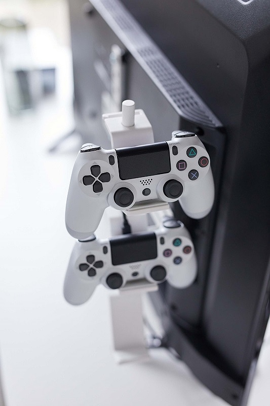 �X�}�[�g�@�e���r���Q�[���R���g���[���[���[���b�N�@�z���C�g(Hidden Game Controller Rack WH) �ܲ� 5090