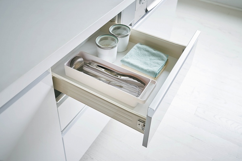 �n���h���t���X�����O���X���}�O���[�@�v���[�g�@�z���C�g(Slim Glass&Mug Storage With Handle Plate) �z���C�g 4718