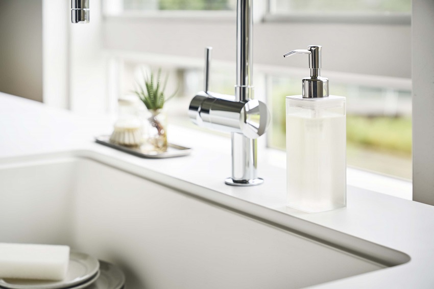 �{�g���\�ʂ͗����������}�b�g�Ȏ����B