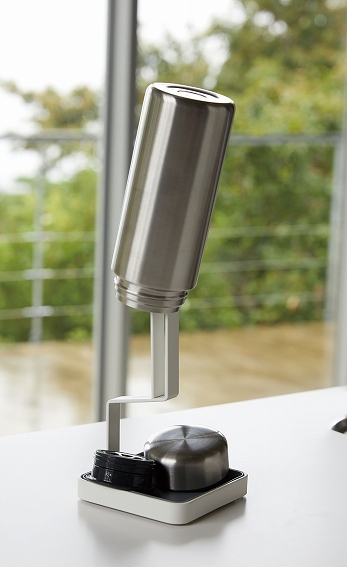 �g���[�t���}�O�{�g���X�^���h �v���[�g �z���C�g