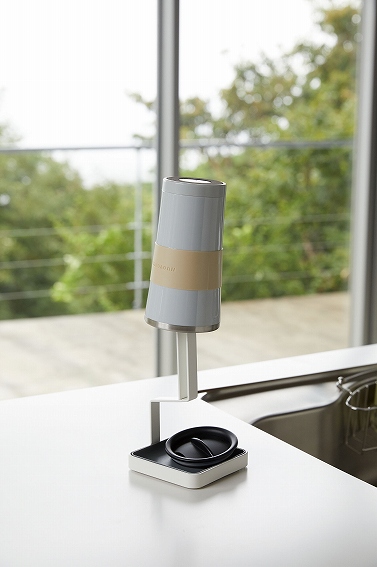 �g���[�t���}�O�{�g���X�^���h �v���[�g �z���C�g