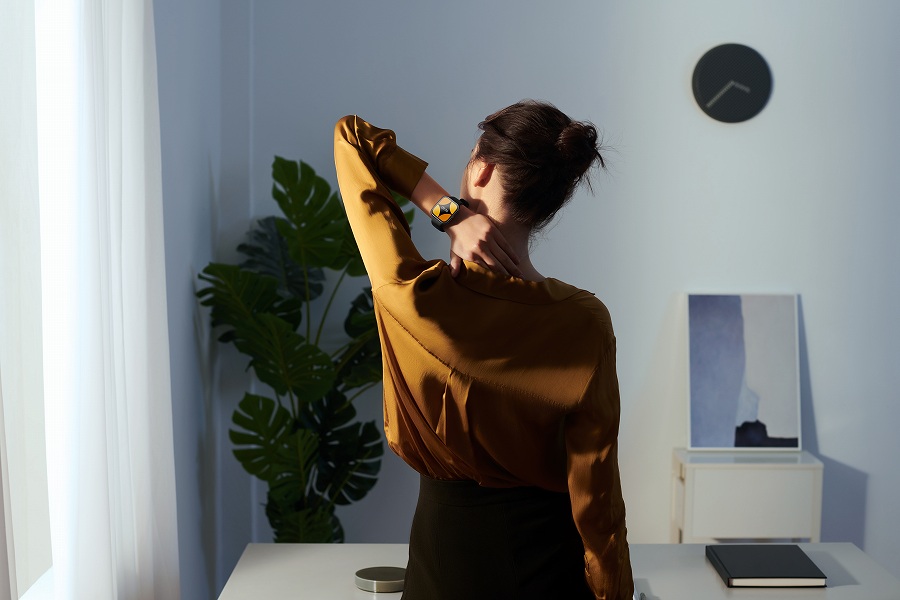 �I�b�|�@OPPO�@OW19W�@OW19W�@AI�@�\���ځ@ 320&times; 360�s�N�Z���̗L�@EL�f�B�X�v���C1.6�C���`�@3�C���h���@�A���~�j�E�������@�}���[�d�Z�p�uWatch VOOC �t���b�V���`���[�W�v�@