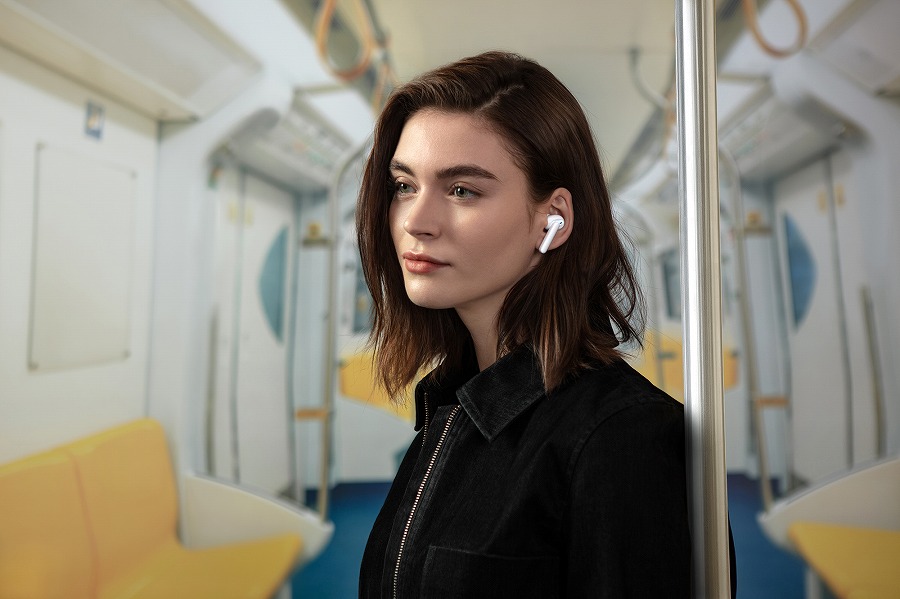 ���y���������������� �n�C�u���b�h�m�C�Y�L�����Z�����O�@�\�𓋍ڂ��A�ő�35dB�@�}���[�d�Ή��̍ő�20���Ԏg�p�\�@�r�؂�Ȃ����肵���ڑ� 