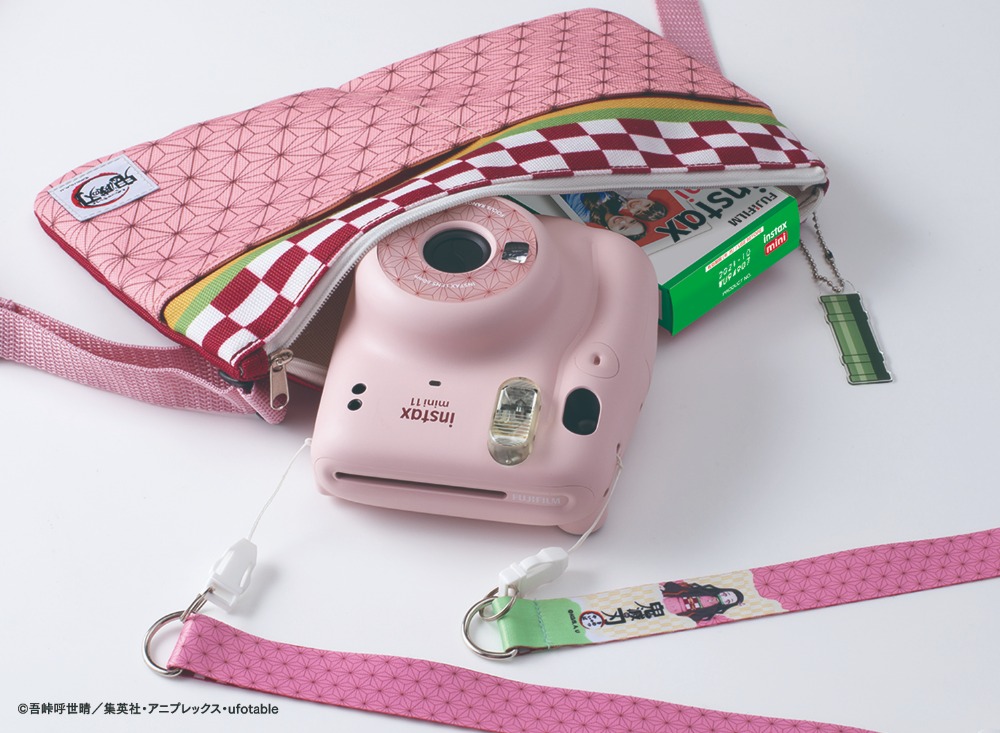 �`�F�L instax mini11 �S�ł̐n �H���q�˂����`�F�LBOX �|�[�`���[�C���[�W