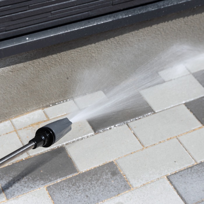 �^�C���̖ڒn�⏬���ȍa�̉���𐅈��ŗ��Ƃ���