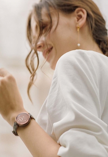 �X�|�[�c�A�N�Z�T���[�E�T�|�[�^�[ �E�F�A���u���[���E�����ʌv �E�H�b�`�^�C�v GARMIN�@�K�[�~��  010-02384-42 Lily Sport Deep Orchid / Midnight Orchid