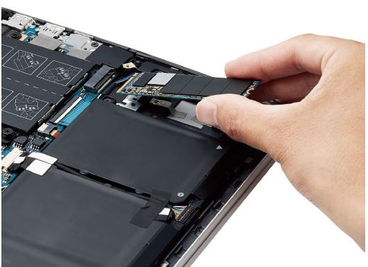 ������SSD���ȒP�Ɋ������ėe�ʂ𑝂₷