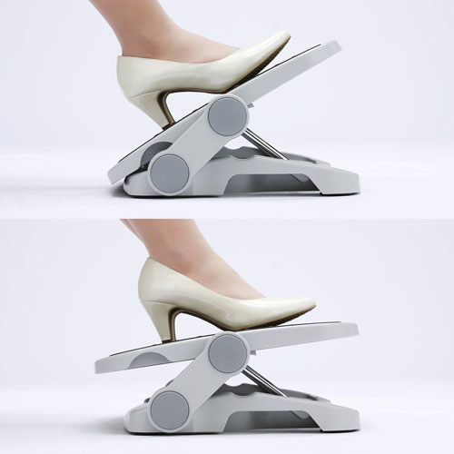 ���̗͂����Ŋp�x�����\