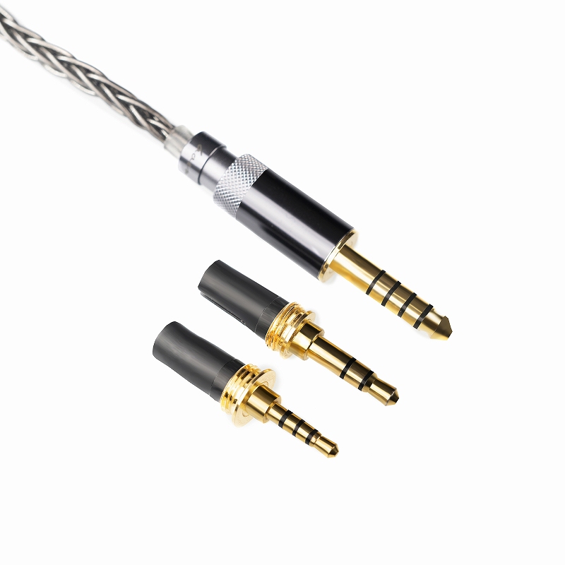 �v���[���[�^�A���v��I�΂Ȃ��B2.5mm / 3.5mm / 4.4�����ɑΉ����鍂�i���������v���O�̗p