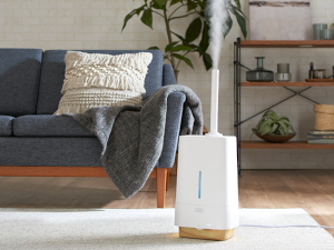 �R�ۑf�ނ�UV���ۂŐ����E���S