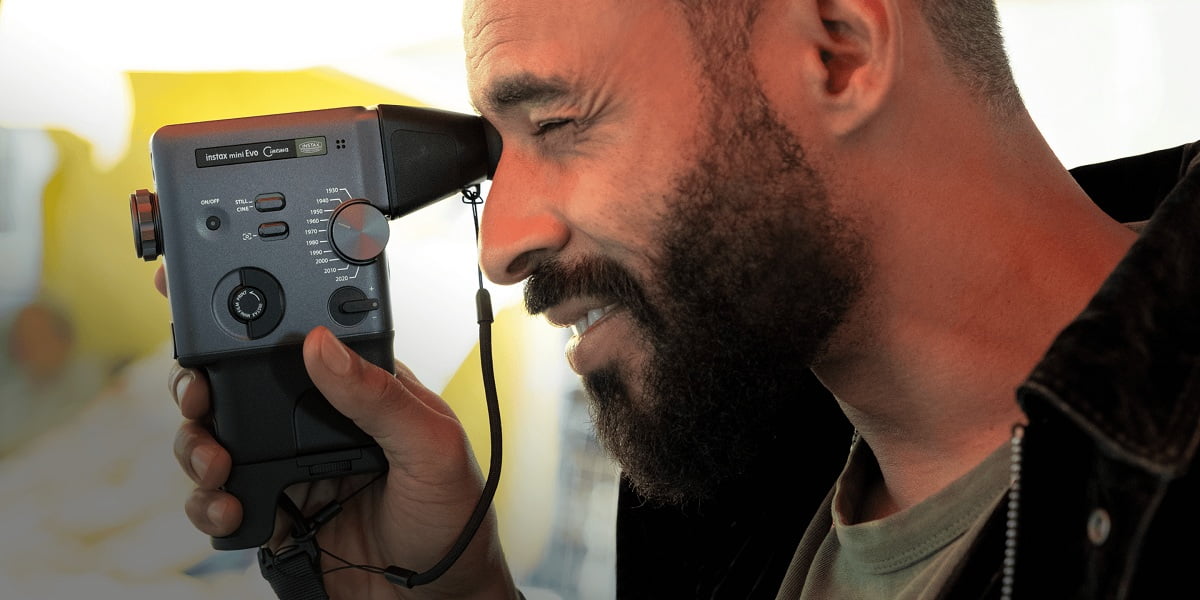 �`�F�L instax Evo Cinema �v���_�N�g�f�U�C��