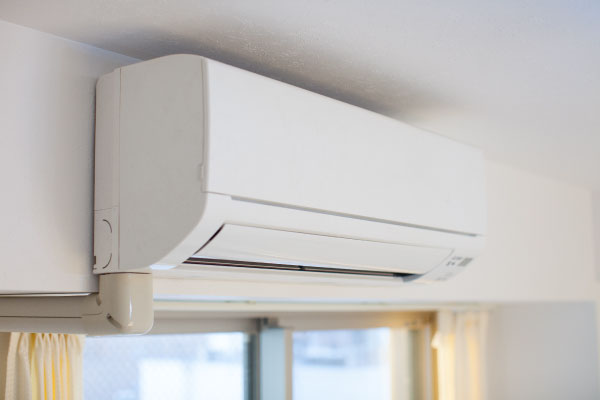 使用範囲と最適な暖房器具 部屋をあたためる暖房器具 エアコン