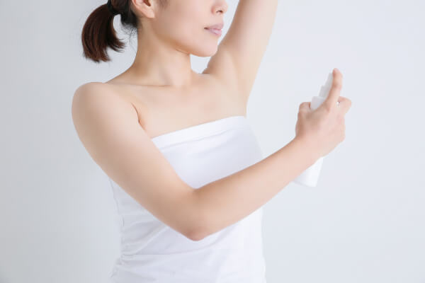 制汗剤の選び方 目的に合った5つのタイプをチェック 直接吹き掛けて手軽に使えるウォータータイプ