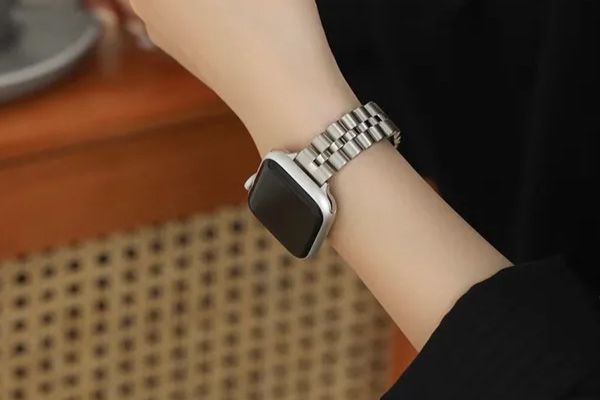 Apple Watch�o���h�̂������߂͎g���V�[���Ō��܂�