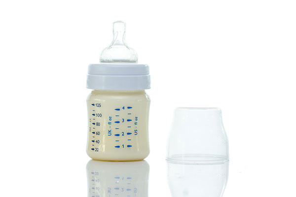 哺乳瓶のおすすめ11選 新生児や3ヶ月など月齢に合ったアイテムを紹介 | ビックカメラ.com