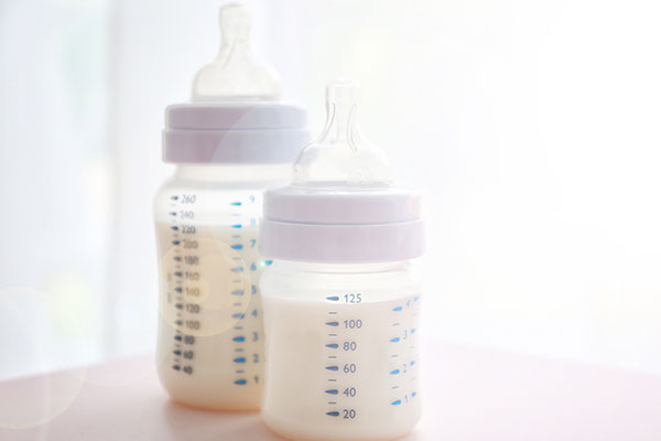 哺乳瓶のおすすめ11選 新生児や3ヶ月など月齢に合ったアイテムを紹介 ビックカメラ Com
