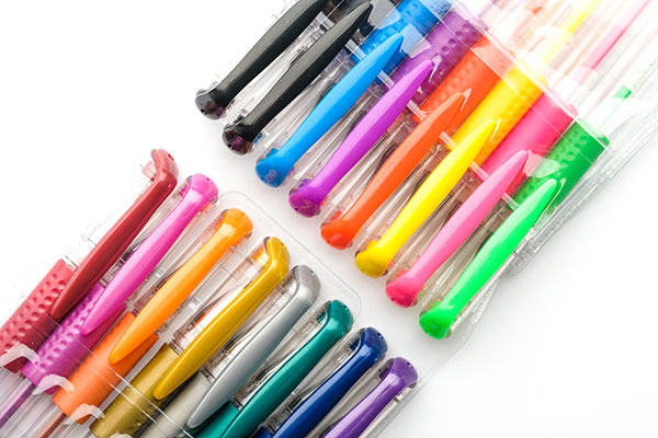 ボールペンの選び方 インクの種類で選ぶ ゲルインク・エマルジョンインク｜発色と耐久性のハイブリッド