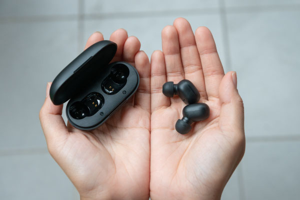 2022年Bluetoothイヤホンのおすすめ31選 無線接続で音楽を楽しもう  ビックカメラ.com