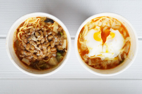 カップラーメンをもっと楽しむアイデア 簡単トッピング