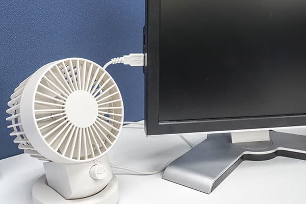 卓上扇風機の選び方 給電方式を確認しよう デスクワークにピッタリなUSB式