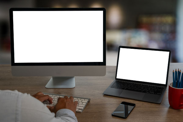 デスクトップパソコンとは デスクトップパソコンとノートパソコンの違いは?